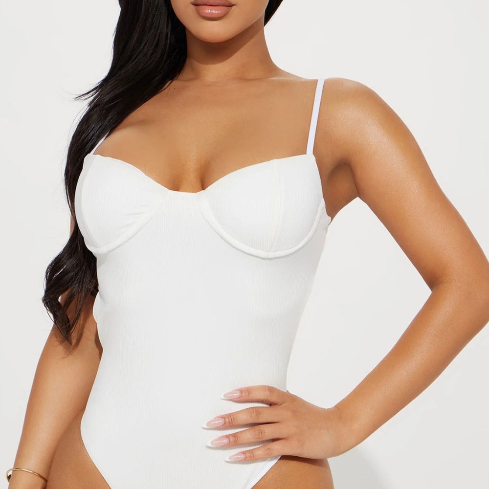 Express - Elegant White Bodysuit